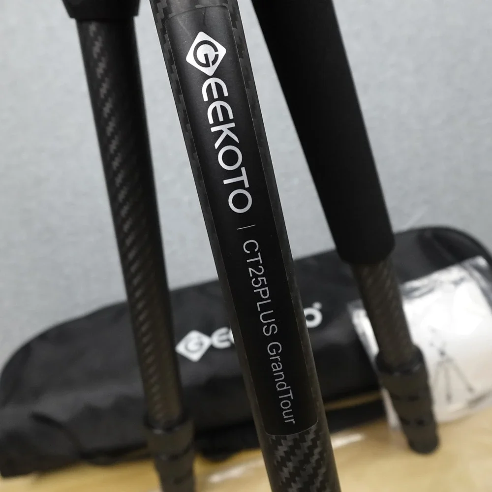 Geekoto CT25Plus Carbon Fiber Tripod w/Carrying Bag Lightweight & Adjustable